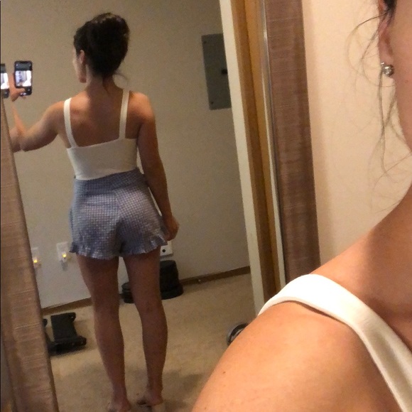 H&M Sz 6 gingham high waisted ruffle hem shorts - Picture 5 of 6